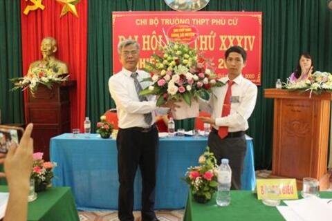 ĐẠI HỘI CHI BỘ TRƯỜNG THPT PHÙ CỪ LẦN THỨ XXXIV - Nhiệm kỳ 2020-2025” thành công tốt đẹp