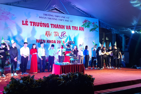 TRƯỜNG THPT PHÙ CỪ TỔ CHỨC “LỄ TRƯỞNG THÀNH VÀ TRI ÂN KHI TÔI 18” CHO HỌC SINH KHỐI 12 NIÊN KHÓA 2019-2022