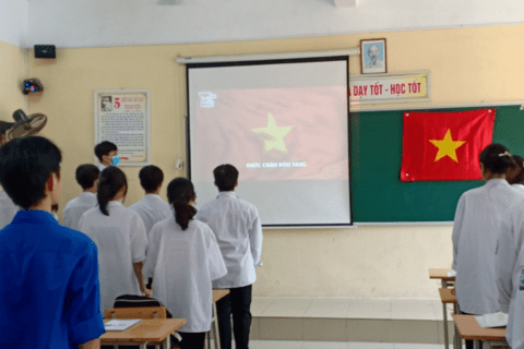 CHI ĐOÀN 10A5 TRƯỜNG THPT PHÙ CỪ VỚI TIẾT HỌC TRẢI NGHIỆM HƯỚNG NGHIỆP