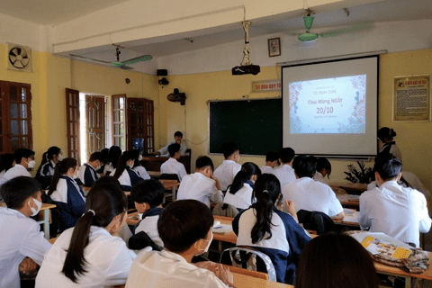 CHI ĐOÀN 11A6 TỔ CHỨC KỈ NIỆM CHÀO MỪNG 92 NĂM (20/10/1930- 20/10/2022) NGÀY THÀNH LẬP HỘI LHPN VIỆT NAM VÀ 12 NĂM NGÀY PHỤ NỮ VIỆT NAM