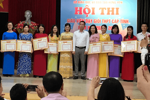CÔ GIÁO NGUYỄN THỊ QUYẾN TRƯỜNG THPT PHÙ CỪ THAM GIA HỘI THI GIÁO VIÊN DẠY GIỎI THPT CẤP TỈNH NĂM HỌC 2022 – 2023