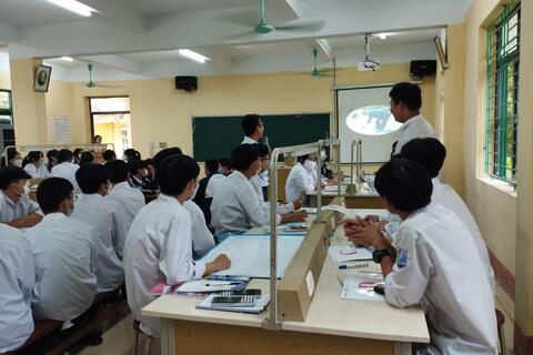 TRƯỜNG THPT PHÙ CỪ TỔ CHỨC THAO GIẢNG VÀ HỘI THẢO SINH HOẠT CHUYÊN MÔN CHÀO MỪNG NGÀY 20/11