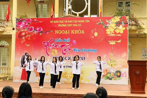 TỔ TƯ VẤN TÂM LÍ TRƯỜNG THPT PHÙ CỪ TỔ CHỨC SINH HOẠT VỚI CHỦ ĐỀ “XÂY DỰNG TÌNH BẠN ĐẸP”