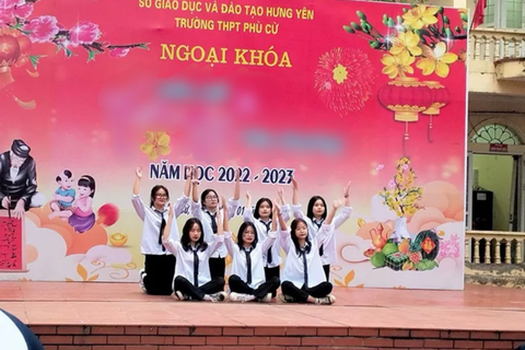 CHI ĐOÀN 11B TRƯỜNG THPT PHÙ CỪ CÙNG BUỔI SINH HOẠT VỚI CHỦ ĐỀ “XÂY DỰNG TÌNH BẠN ĐẸP’’