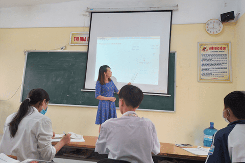 LỚP 11B VỚI TIẾT HỌC SINH HỌC ĐẦY THÚ VỊ!