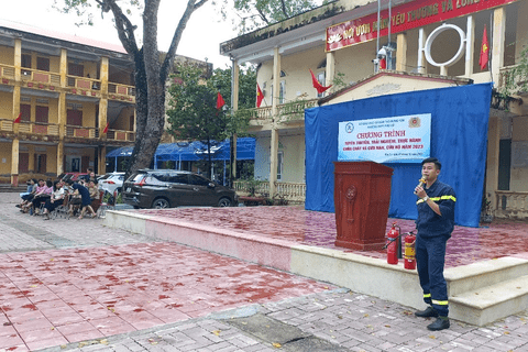 TRƯỜNG THPT PHÙ CỪ TỔ CHỨC CHƯƠNG TRÌNH TUYÊN TRUYỀN, TRẢI NGHIỆM, THỰC HÀNH CHỮA CHÁY VÀ CỨU NẠN, CỨU HỘ NĂM 2023