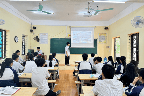CHI ĐOÀN 12A4 TÍCH CỰC RÈN LUYỆN KỸ NĂNG THUYẾT TRÌNH THÔNG QUA CÁC TIẾT HỌC THỰC HÀNH LỊCH SỬ