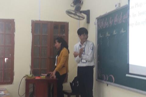 ĐỔI MỚI PHƯƠNG PHÁP DẠY HỌC MÔN NGỮ VĂN THÔNG QUATRÒ CHƠI Ở TRƯỜNG THPT PHÙ CỪ