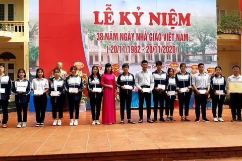 BẢN TIN HOẠT ĐỘNG CHÀO MỪNG NGÀY NHÀ GIÁO VIỆT NAM CHI ĐOÀN 12A2