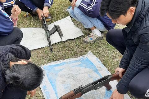 Hoạt động luyện tập ngoài giờ học của học sinh khối 11