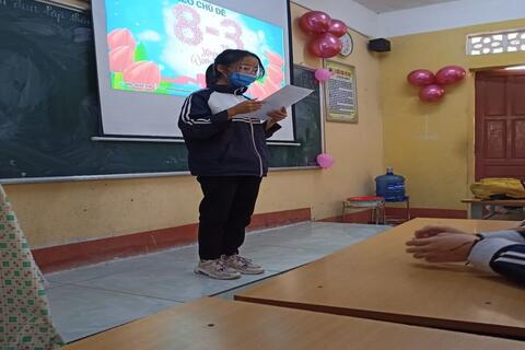 LỚP 11A7 SINH HOẠT VỚI CHỦ ĐỀ: CHÀO MỪNG NGÀY QUỐC TẾ PHỤ NỮ 8/3