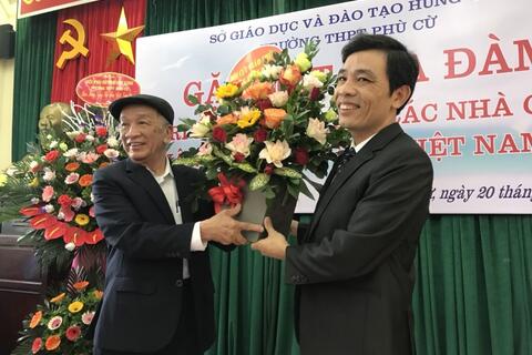 TRƯỜNG THPT PHÙ CỪ TỔ CHỨC TỌA ĐÀM TRI ÂN, TÔN VINH CÁC NHÀ GIÁO NHÂN NGÀY NHÀ GIÁO VIỆT NAM 20/11