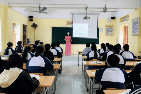 CÔNG ĐOÀN TRƯỜNG THPT PHÙ CỪ TỔ CHỨC THÀNH CÔNG CUỘC THI ẢNH “DUYÊN DÁNG ÁO DÀI SẮC MÀU 8/3”