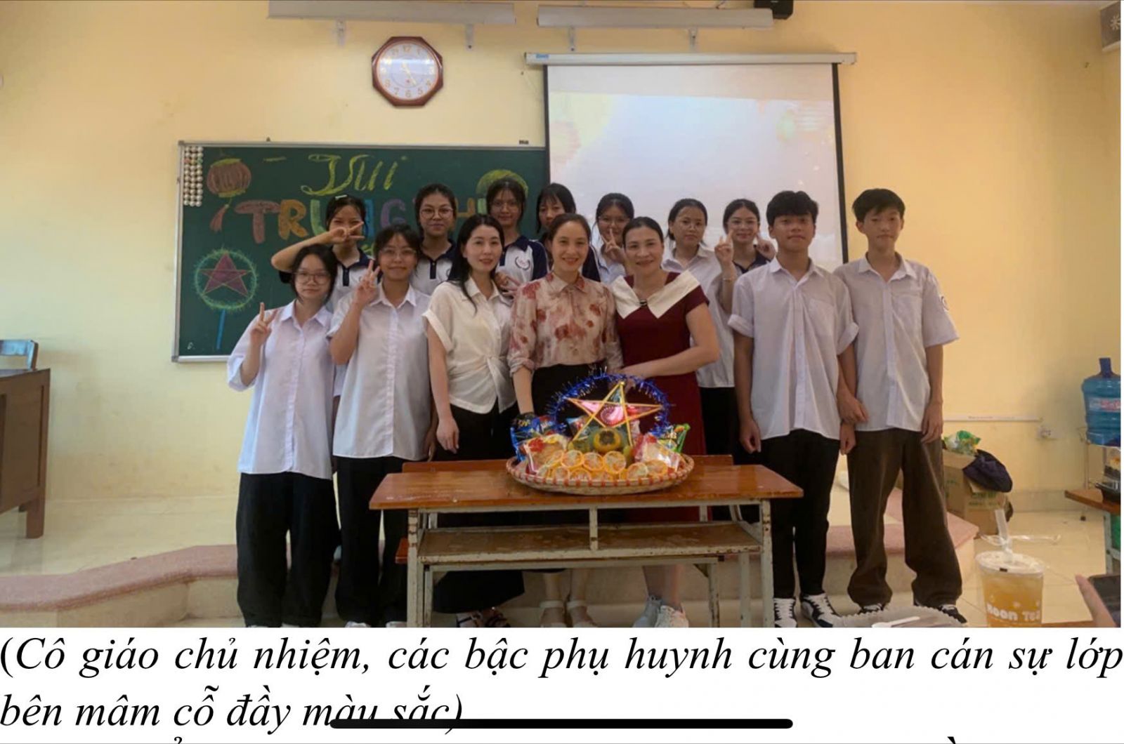 <a href='https://c3phucu.hungyen.edu.vn/tin-tuc/vui-tet-trung-thu-cung-lop-11d1-thpt-phu-cu.html'>VUI TẾT TRUNG THU CÙNG LỚP 11D1 - THPT PHÙ CỪ</a>