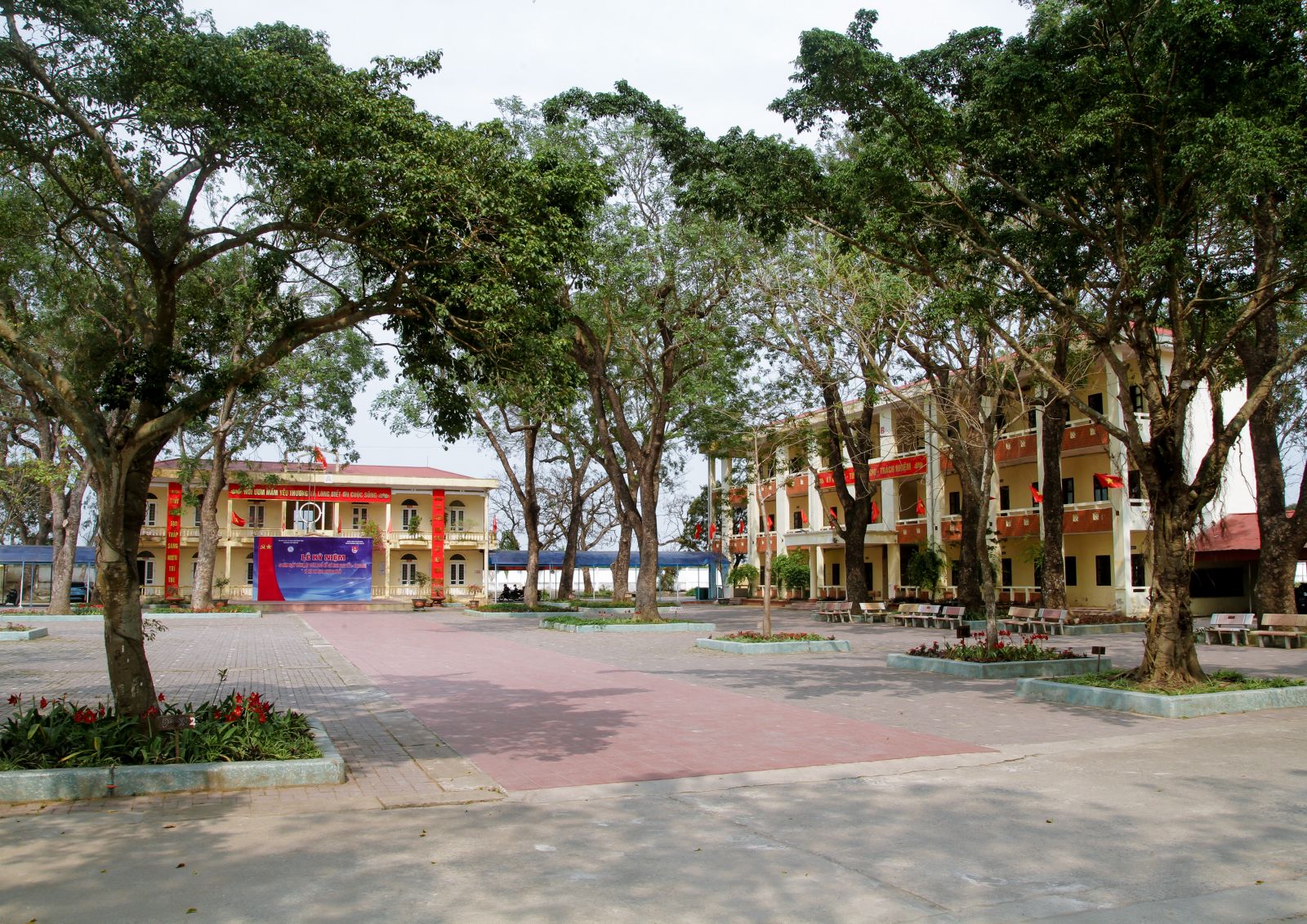 THPT PHÙ CỪ - NƠI TRƯỞNG THÀNH VÀ TOẢ SÁNG!