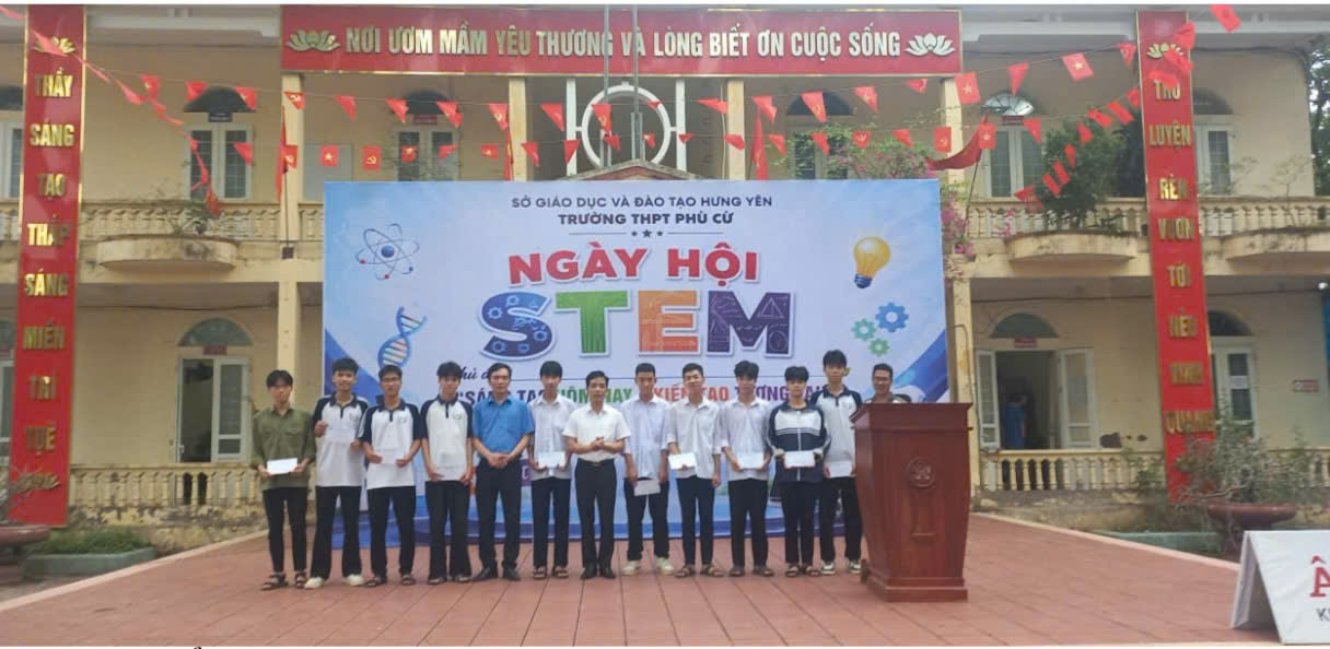 NGÀY HỘI STEM LẦN THỨ 3 TẠI TRƯỜNG THPT PHÙ CỪ