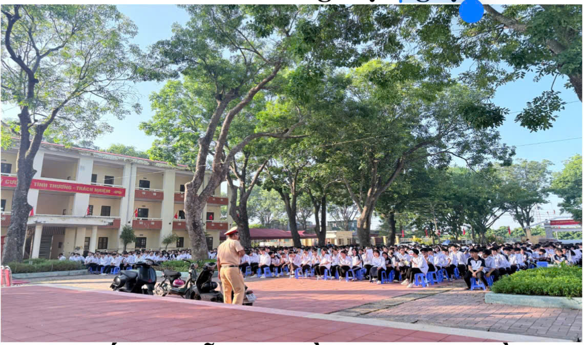 <a href='https://c3phucu.hungyen.edu.vn/tin-tuc/N%C3%A2ng%20cao%20%C3%BD%20th%E1%BB%A9c%20ph%C3%A1p%20lu%E1%BA%ADt.html'>NÂNG CAO Ý THỨC PHÁP LUẬT, XÂY DỰNG VĂN HÓA GIAO THÔNG AN TOÀN CHO HỌC SINH TRƯỜNG THPT PHÙ CỪ</a>