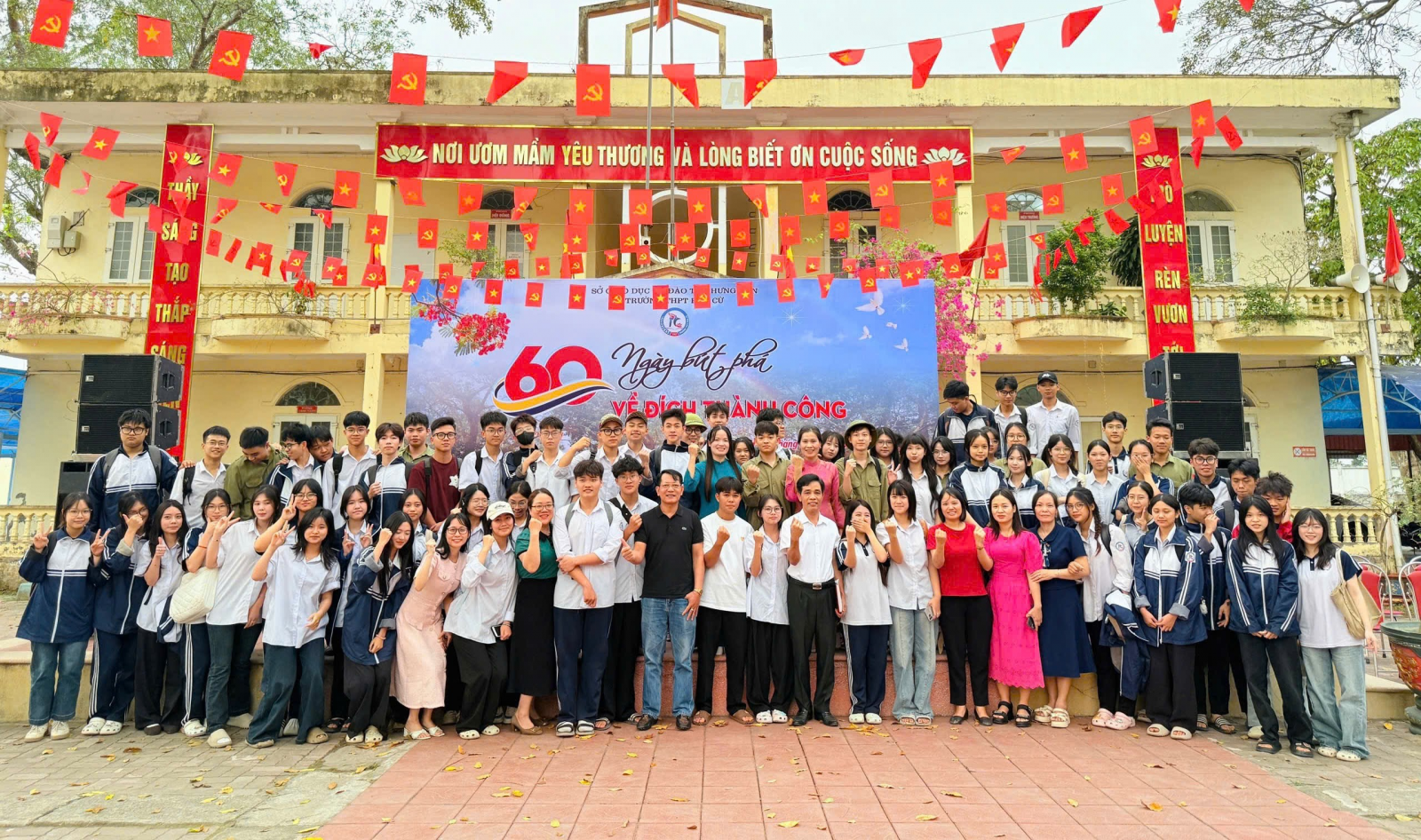 <a href='https://c3phucu.hungyen.edu.vn/tin-tuc/truong-thpt-phu-cu-voi-chuong-trinh-60-ngay-but-pha-ve-dich-thanh-cong.html'>TRƯỜNG THPT PHÙ CỪ VỚI CHƯƠNG TRÌNH  “60 NGÀY BỨT PHÁ - VỀ ĐÍCH THÀNH CÔNG”</a>